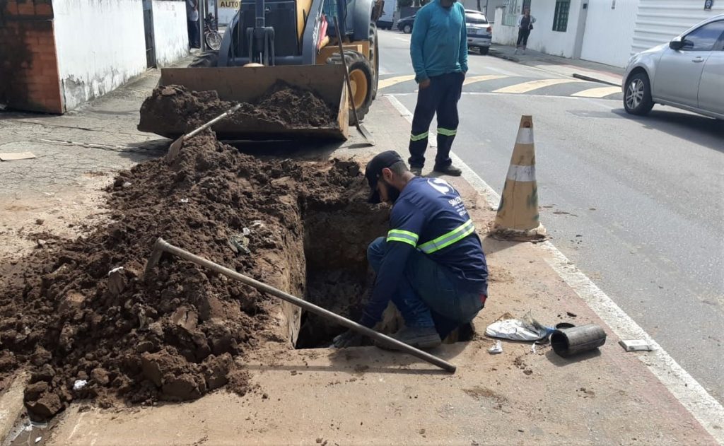 Balneário Camboriú – Emasa faz obra para reforçar abastecimento de água nos bairros Vila Real, Municípios e Estados